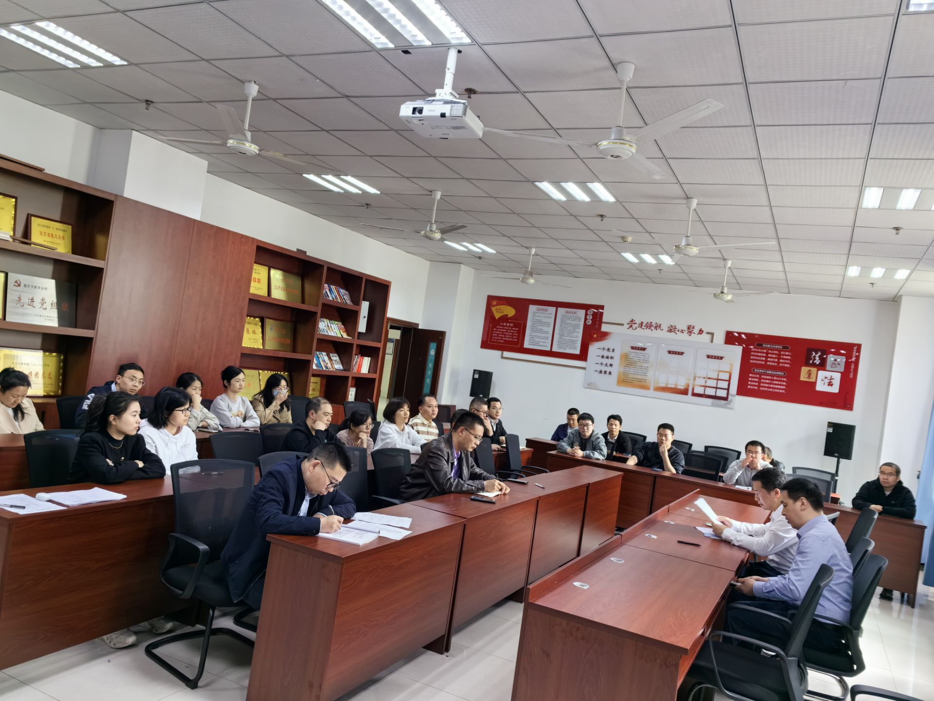 IqYC_1712892477962027230.jpg IqYC_1712892477962027230.jpg