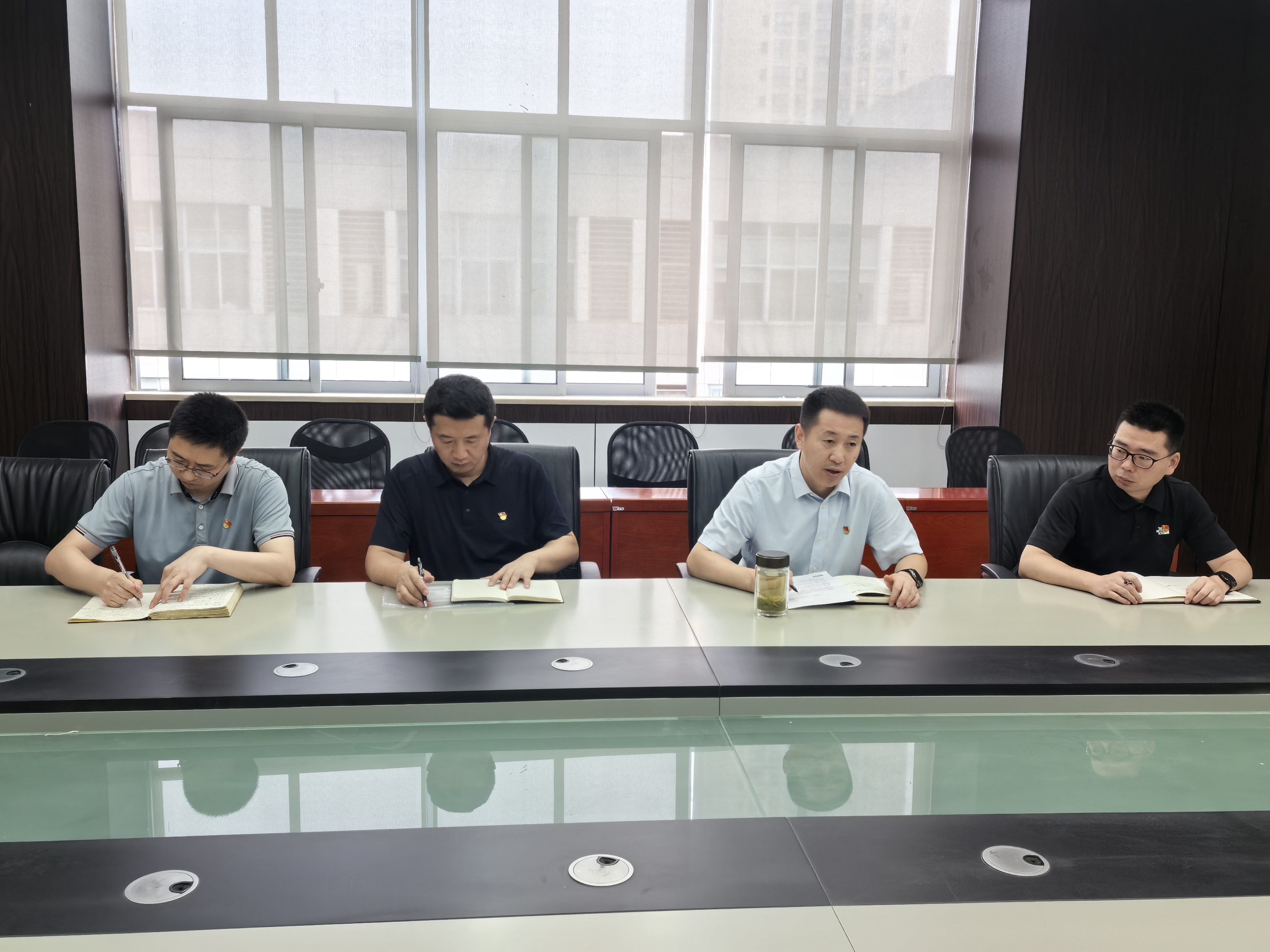 vyEU_1753089080632090449.jpg vyEU_1753089080632090449.jpg